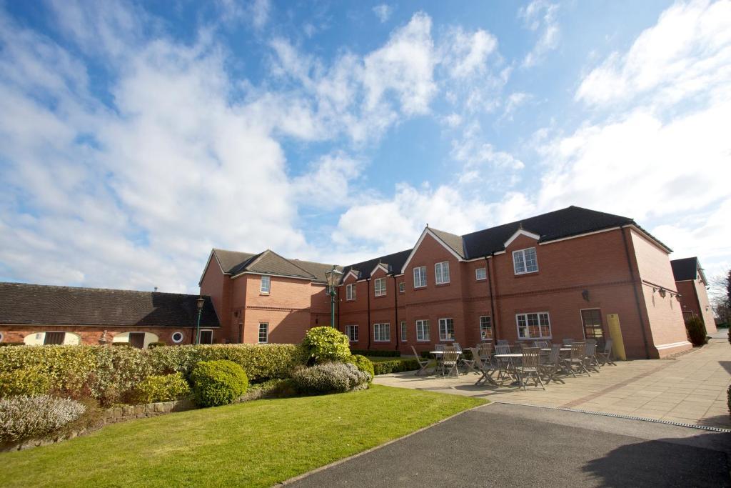 Hunters Lodge Hotel Crewe Εξωτερικό φωτογραφία