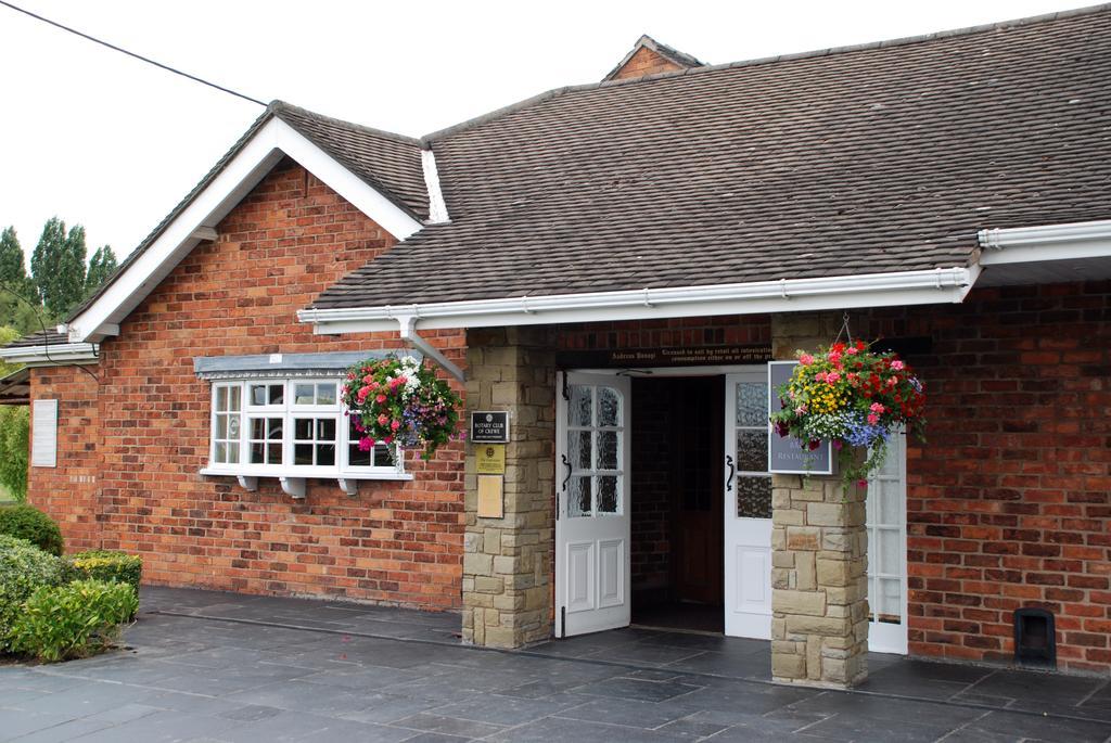 Hunters Lodge Hotel Crewe Εξωτερικό φωτογραφία