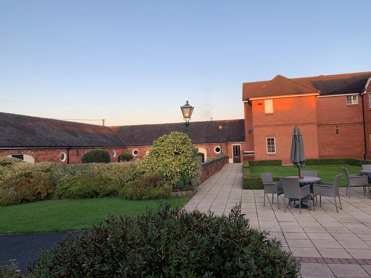 Hunters Lodge Hotel Crewe Εξωτερικό φωτογραφία
